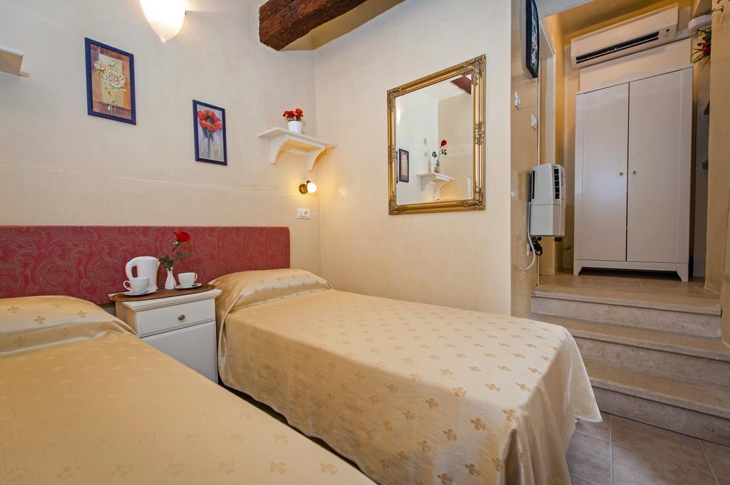 Guest House Sotto I Volti Centro Storico Rovinj Kültér fotó